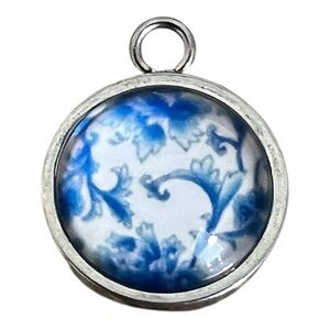 NEW Blue & White Floral Design Pendant Charm